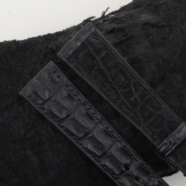 Black Double Hornback Nubuck Lining Alligator Watch Strap - Image 3