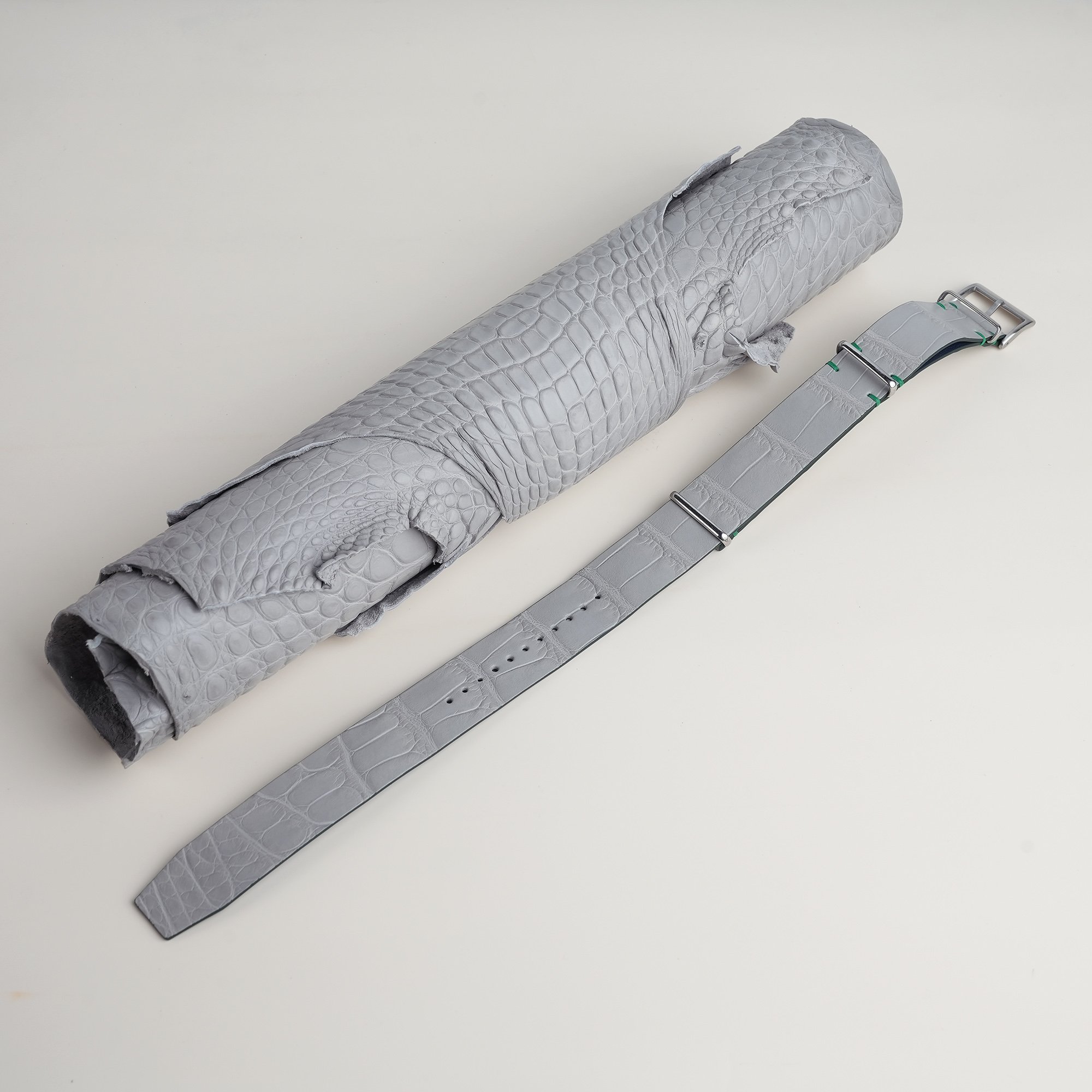 NATO Light Grey Alligator Lining Navy Swift Leather Watch Strap 1 NATO Light Grey Alligator Lining Navy Swift Leather Watch Strap