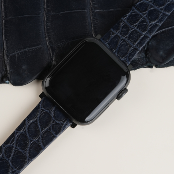 Folded Edge Midnight Blue Alligator Round Scales Leather Apple Watch Band