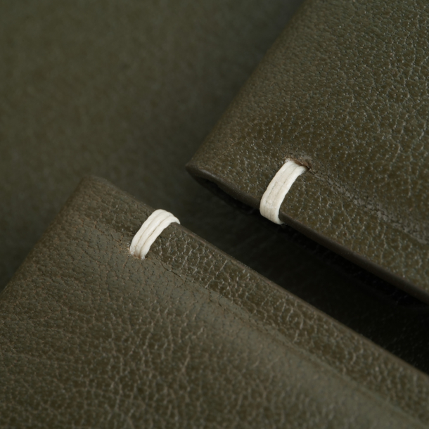 Padded Olive Vachetta Lining Black Swift Leather Fixed Bars Watch Strap 7 Padded Olive Vachetta Lining Black Swift Leather Fixed Bars Watch Strap